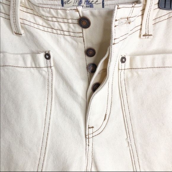 FREE PEOPLE NWT We The Free Frayed Button Fly Jean Shorts Size 25 in Natural - Picture 11 of 15